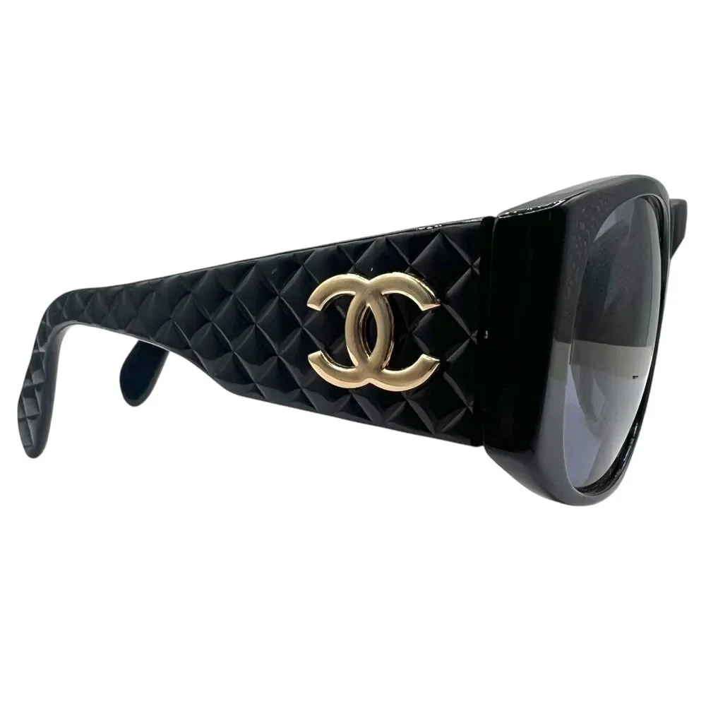 Chanel 01450 90's Black & Gold Matelasse Round Sunglasses w/ Case